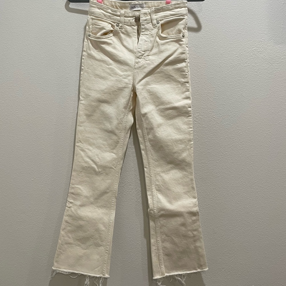 Zara Cropped Flare Jeans (Size 02; Oyster White)